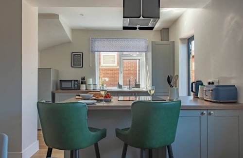 Portswood House | 3-Bed Family House with Garden, Garage & Free Parking, Southampton