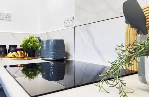Burnley House | 3-bed home in Burnley, Ideal for Contractors & Getaways w/Free Parking
