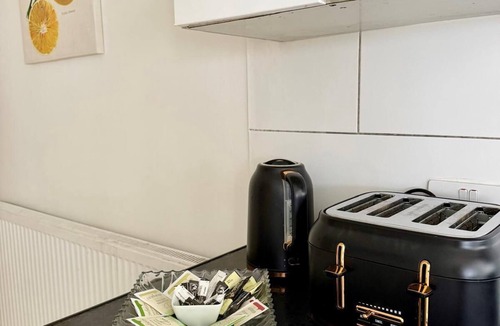 Corby Apartment | 3-Bed Home, Sleeps up to 6, Free Parking Wi-Fi