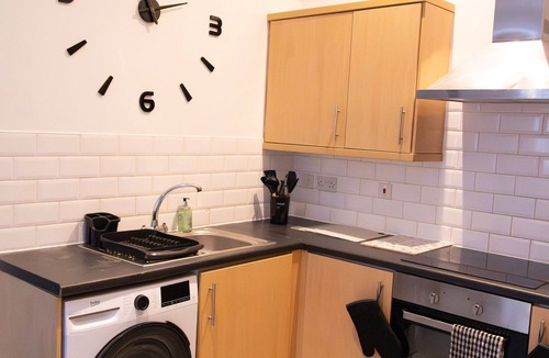 Kirkdale House | 3-Bed House · Private Parking · Long Stays · WiFi