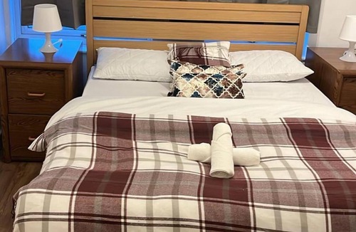 Sheffield House | 3 Bed House Sleeps 5 - Free Parking - Tv & Wifi