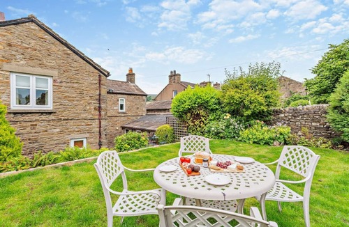 Askrigg Cottage | 3 Bed in Askrigg (oc-h29661)