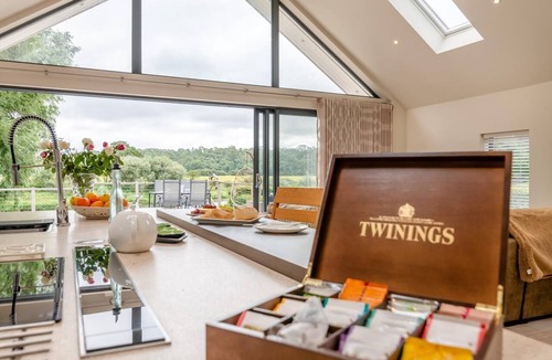 Higher Walton Ski Chalet | 3 Bed in Blackburn (oc-64911)