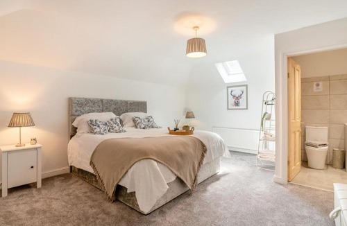 Blackburn House | 3 Bed in Blackburn oc-96386