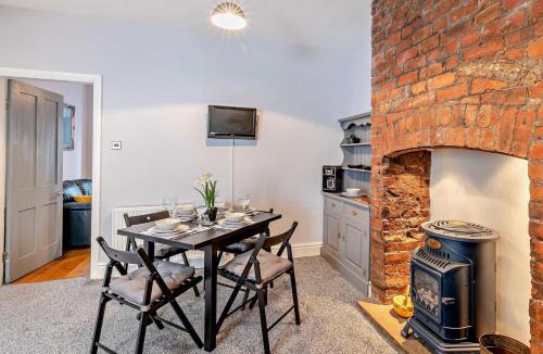 Ogden House | 3 Bed in Bradford oc-93627