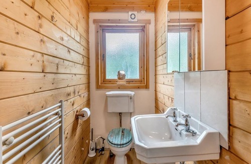 Sleaford Ski Chalet | 3 Bed in Burton Pedwardine (oc-m42739)