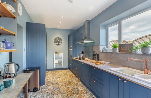 Scunthorpe Cottage | 3 Bed in Crowle (oc-s30617)