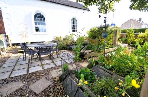 Scunthorpe Cottage | 3 Bed in Crowle (oc-s30617)