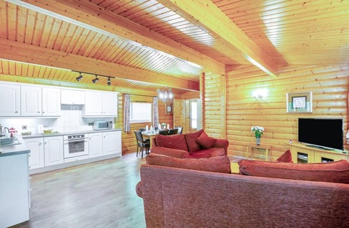 Kenwick Ski Chalet | 3 Bed in Kenwick (oc-l36924)