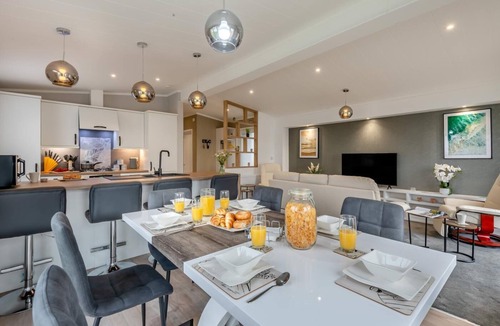 Frognall Ski Chalet | 3 Bed in Tallington (oc-s30309)