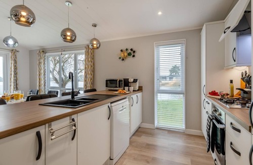 Frognall Ski Chalet | 3 Bed in Tallington (oc-s30309)