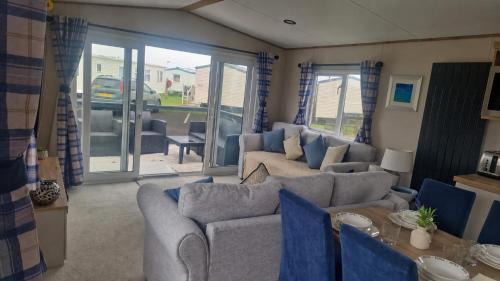 Skegness House | 3 Bed - Sleeps 8 - Family & Pet Friendly
