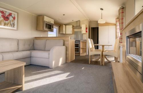 Ingoldmells House | 3 Bed-Sleeps 8-Free Parking-10 Min to Beach
