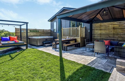 Raywell Ski Chalet | 3 bedroom accommodation in Raywell, Beverley