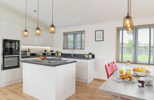 Greenham Ski Chalet | 3 bedroom accommodation in Newbury