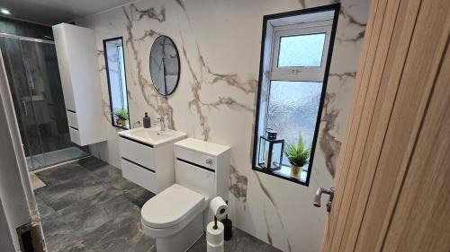 Fishlake Apartment | 3 Bedroom Home, Doncaster Contractor Stays, Family Stays, Close to M18 with Free Parking