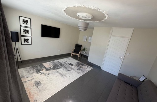 Liverpool House | 3 bedroom house, perfect for families, groups or contractors