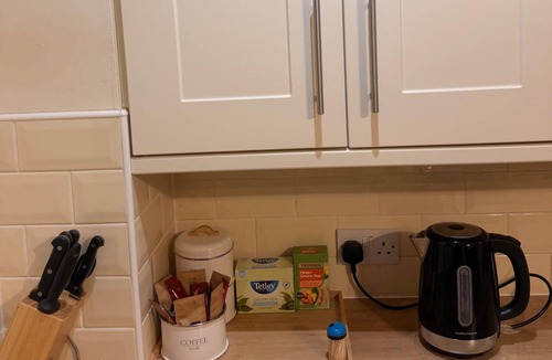 Holbeck House | 3 Bedroom House Sleeps 5 - Private Garden - Pets