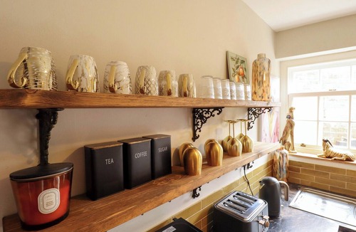 Brigg Cottage | 35 WRAWBY STREET, family friendly, with hot tub in Brigg