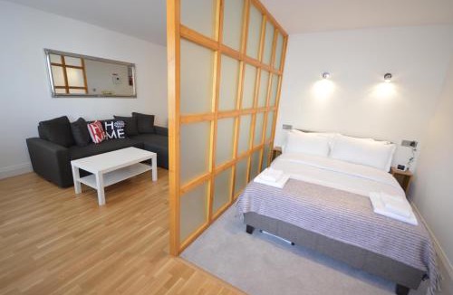 Soho Apartment | 3A Soho Studios 3rd floor by Indigo Flats