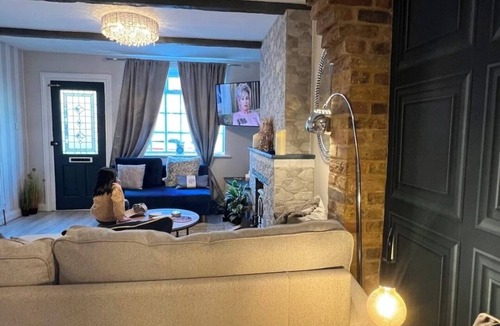 Windsor Cottage | 3Bed Cosy home in the heart of Windsor/Contractors