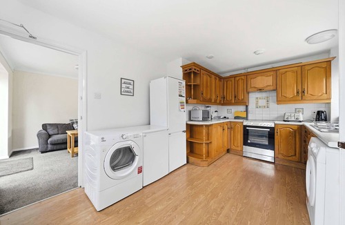 Aylesbury House | 3bed house with garden and free parking