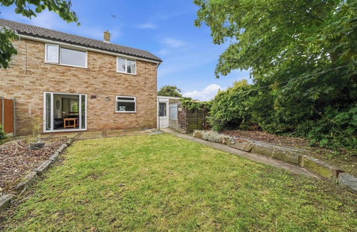 Aylesbury House | 3bed house with garden and free parking