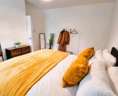 Broadheath House | 3BR House-Apartment-Free Parking-Manchester Airport