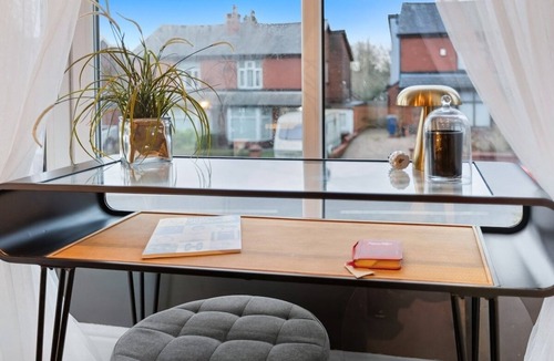 Bury House | 4 Bed 8 Guest Home With 2 Car Private Parking