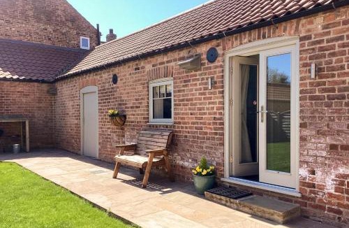 Brough House | 4 Bed in Brough oc-93496