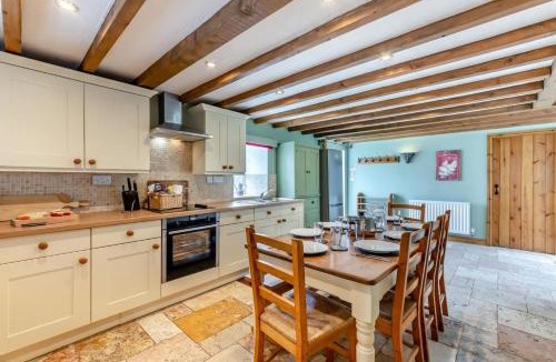 Easington House | 4 Bed in Easington oc-b29242