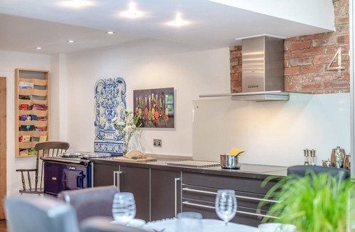 Helmsley Cottage | 4 Bed in Helmsley (oc-y039)