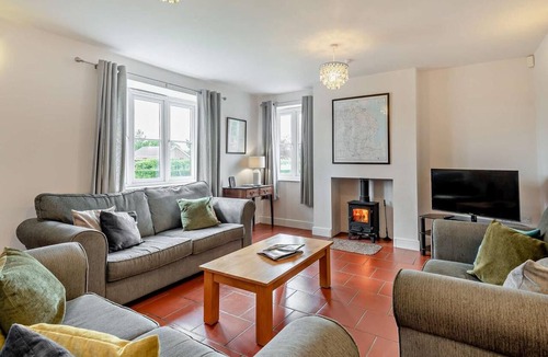 Skegness Cottage | 4 Bed in Skegness (oc-92368)