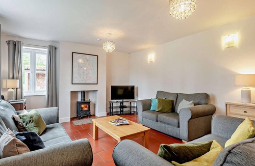 Skegness Cottage | 4 Bed in Skegness (oc-92368)