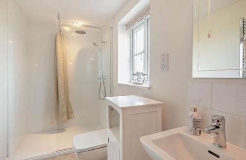 Skegness Cottage | 4 Bed in Skegness (oc-92368)