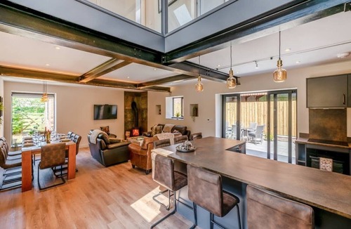 Arnold Cottage | 4 Bed in Skirlaugh (oc-w43303)