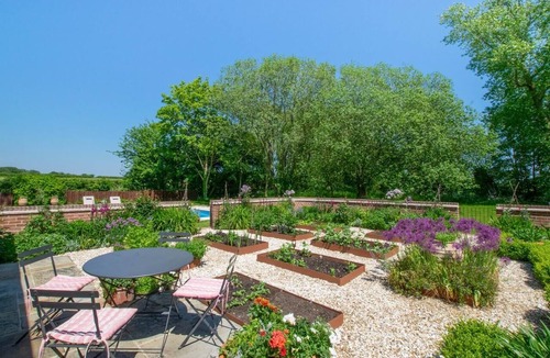 Halesworth Cottage | 4 Bed in Walpole (oc-brof)