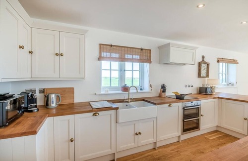 Driffield Cottage | 4 Bed in Wetwang (oc-b42650)