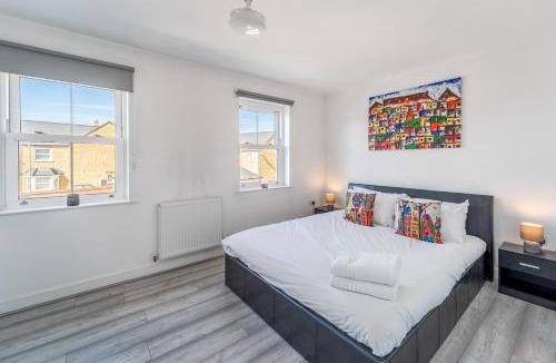 Bicester House | 4 Bed Town House 10 min walk to Bicester Village - Pass the Keys