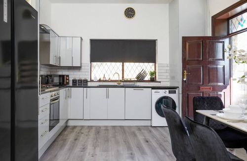 Apperley Bridge Cottage | 4 bedroom accommodation in Apperley Bridge
