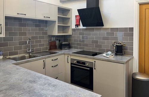 Fotheringhay Cottage | 4 bedroom accommodation in Thornhaugh, near Stamford