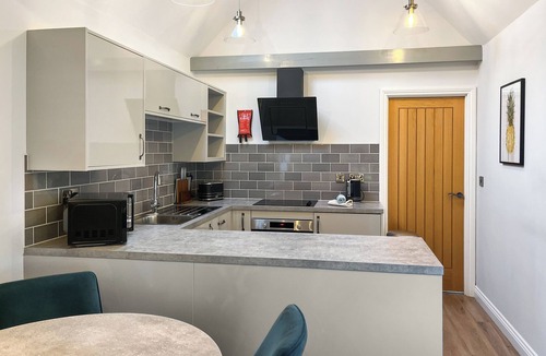 Fotheringhay Cottage | 4 bedroom accommodation in Thornhaugh, near Stamford