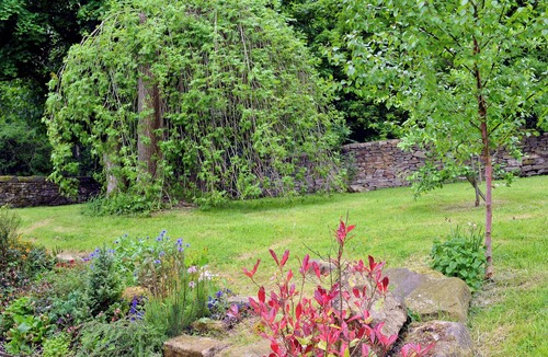 Chesterfield Cottage | 4 bedroom accommodation in Holymoorside, near Chesterfield