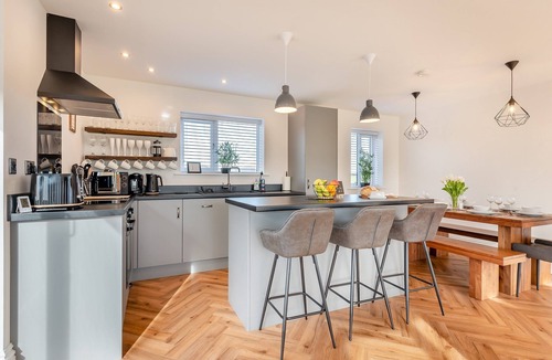Pleasley Cottage | 4 bedroom accommodation in Pleasley Vale, near Mansfield
