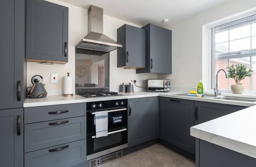 Bletchley House | 4 Bedroom Detached House