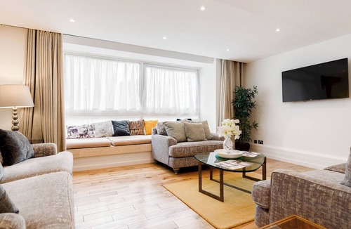 City of Westminster Cottage | 4 Bedroom Villa on Marble Arch