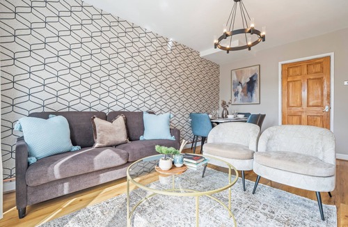 Walsall House | 4 Double Beds Luxury New House Walsall With Parking - Fully Equipped Home