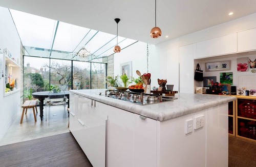 Ravenscourt Park House | 5 bed house, sleeps 7 with garden, reach central London in 30 mins (Veeve)