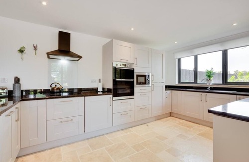 Melton Constable Cottage | 5 Bed in Briston (oc-2304)