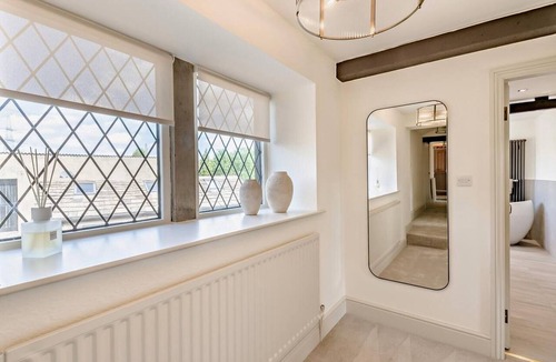 Halifax Cottage | 5 Bed in Halifax (oc-96061)